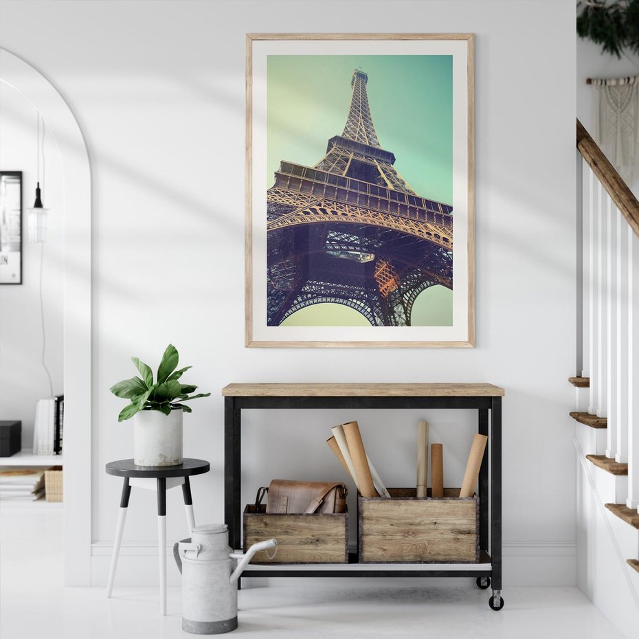 Plakat w ramie 40x50 - Wieża Eiffla w czarno-białej odsłonie - Eiffla, Paryż - rama drewno