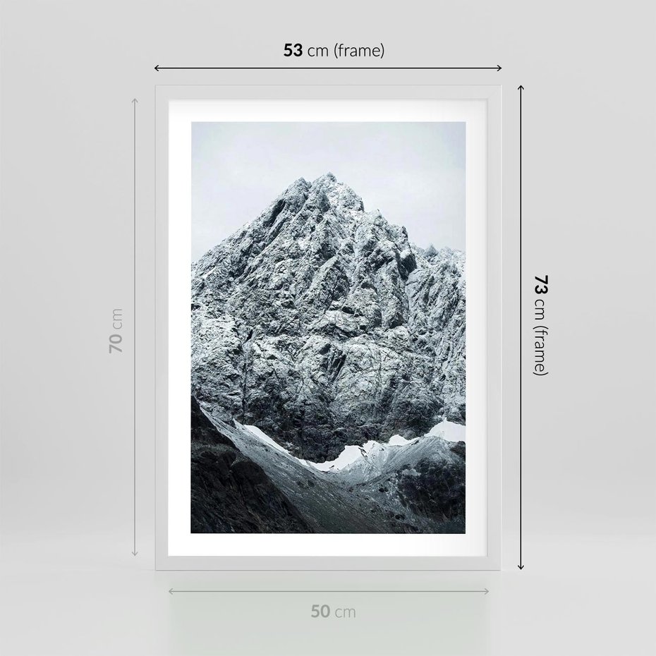 Plakat w ramie 50x70 - Surowość Gór - śnieg, zima w górach - rama biała