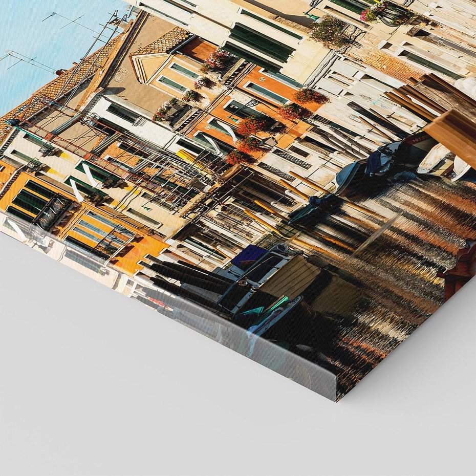 Obraz na płótnie 80x120 - Magia Miejskiego Krajobrazu - uliczka, perspektywa