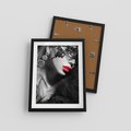 Plakat w ramie 30x40 - Zmysłowe usta damy - kobieta, usta - rama czarna