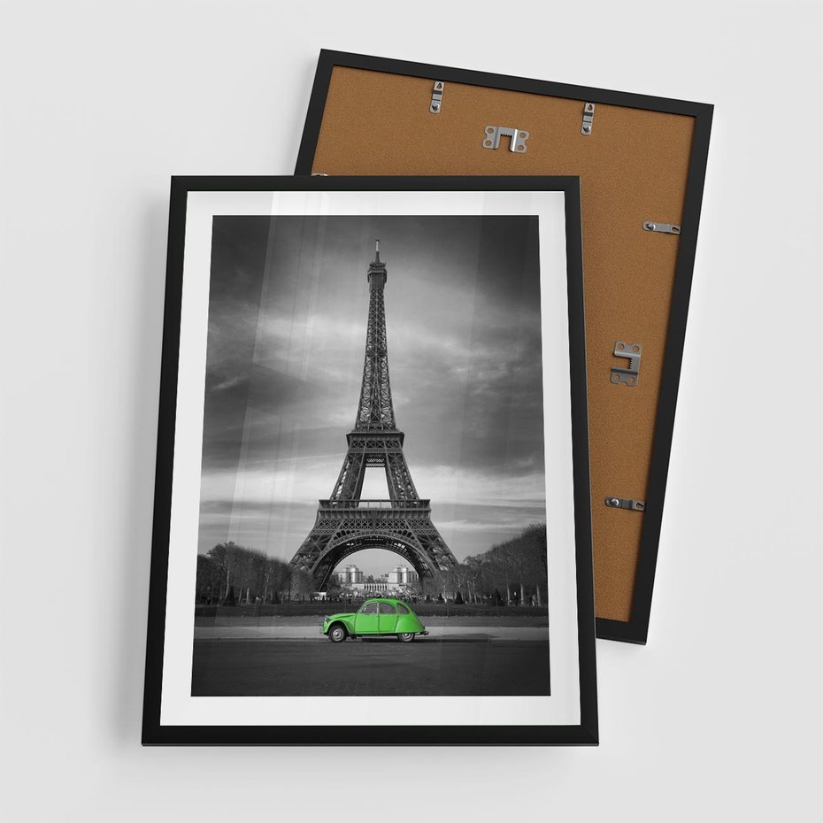 Plakat w ramie 50x70 - Paryskie Romantyczne Spotkanie - Eiffla, samochód - rama czarna