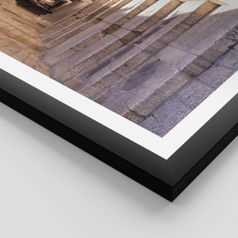 Plakat w ramie 50x70 - miasto w innej odsłonie - uliczka, perspektywa - rama czarna