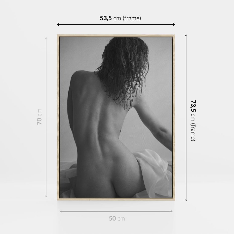 Obraz w ramie 50x70 - Piękno o Poranku - czarno biała fotografia, akt kobiecy - rama drewno