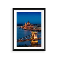 Plakat w ramie 30x40 - Mostowe miasto nocą - miasto, most - rama czarna