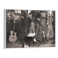 Obraz w ramie 70x50 - Dźwięki Minionej Ery - postarzona fotografia retro, podarta fotografia - rama biała