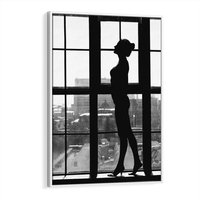 Obraz w ramie 50x70 - Piękno Kobiecej Formy - retro zdjęcie, czarno białe - rama biała