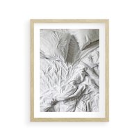 Plakat w ramie 30x40 - Biała Pościel na Łóżku - biała pościel, łóżko - rama drewno