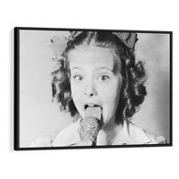 Obraz w ramie 70x50 - Pyszny Deser - retro zdjęcie, czarno białe - rama czarna