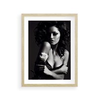 Plakat w ramie 30x40 - Piękno kobiecego aktu uchwycone - kobieta, akt - rama drewno