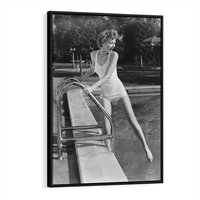 Obraz w ramie 50x70 - Retro Basen - retro zdjęcie, czarno białe - rama czarna