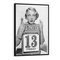 Obraz w ramie 50x70 - Czy to Pech - retro zdjęcie, czarno białe - rama czarna