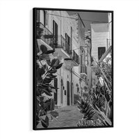 Obraz w ramie 50x70 - Nadmorska Uliczka - czarno białe zdjecie, uliczka w nadmorskim mieście - rama czarna