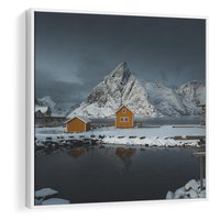 Obraz w ramie 80x80 - Minimalizm i Urok Natury - skandynawskie, domki - rama biała