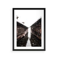 Plakat w ramie 30x40 - Spadający Śnieg - domek górski, w zimie - rama czarna