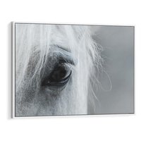 Obraz w ramie 120x80 - Oko Mocy - czarno białe zdjęcie, zbliżenie makro na oko konia - rama biała