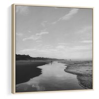 Obraz w ramie 50x50 - Nadmorska Melodia - czarno białe zdjęcie, plaża - rama drewno
