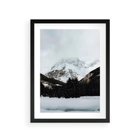 Plakat w ramie 30x40 - W Cieniu Śnieżnych Szczytów - górski krajobraz, zima - rama czarna
