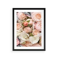 Plakat w ramie 40x50 - Kwiatowy Rarytas: Róże w Herbacianym Zbliżeniu - kwiaty, herbaciane - rama czarna