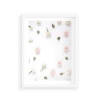 Plakat w ramie 50x70 - Romantyczna Kompozycja z Różami - kompozycja kwiatowa, róże - rama biała