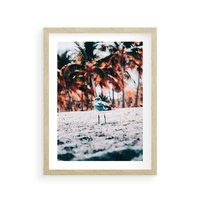 Plakat w ramie 50x70 - Tropikalna Uroda: Plaża z Mewą - tropikalna plaża, mewa na piasku - rama drewno