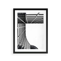 Plakat w ramie 30x40 - Minimalizm Wysokości - architektura, czarno białe zdjęcie - rama czarna