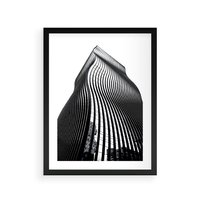 Plakat w ramie 40x50 - Falowany Wieżowiec na Fotografii - architektura, falowany wieżowiec - rama czarna