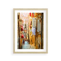 Plakat w ramie 30x40 - Odkryj tajemnice miasta - uliczka, perspektywa - rama drewno