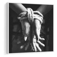 Obraz w ramie 80x80 - Splątane Uczucia - czarno biała fotografia, artystyczna - rama biała