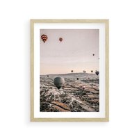 Plakat w ramie 50x70 - Wolność w Powietrzu - balony latające nas pustynnym krajbrazem, balony do latania - rama drewno