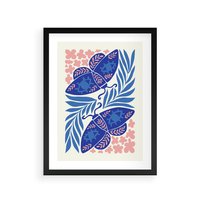 Plakat w ramie 40x50 - Migotliwa Rzeczywistość - ćmy, kwiaty - rama czarna