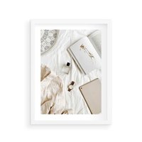 Plakat w ramie 30x40 - Perfumy, Książka i Moda - kobieca kompozycja, perfumy - rama biała