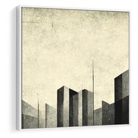 Obraz w ramie 80x80 - Mroczne Wieżowce - postarzana grafika, perspektywa budynków wieżowców - rama biała