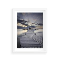 Plakat w ramie 40x50 - Spokój nad Jeziorem - pomost, jezioro - rama biała