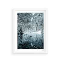 Plakat w ramie 30x40 - Zimowy Raj - zimowy górski krajobraz, jezioro w górach - rama biała