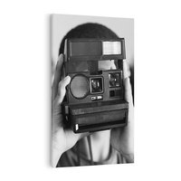 Obraz na płótnie 50x70 - Mężczyzna za Aparatem - czarno białe zdjęcie, portret