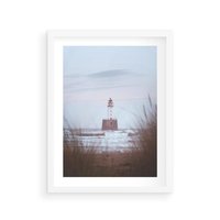 Plakat w ramie 30x40 - Magiczna Aura - latarnia, mgła - rama biała