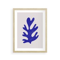 Plakat w ramie 30x40 - Przenikająca Struktura - boho plakat, niebieski liść w intensywnym kolorze - rama drewno