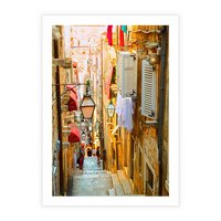 Plakat bez ramy 21x30 - Odkryj tajemnice miasta - uliczka, perspektywa