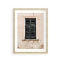 Plakat w ramie 30x40 - Urok Starego Okna z Zielonymi Okiennicami - stare okno, kamienica - rama drewno