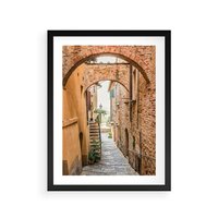 Plakat w ramie 30x40 - Magiczna podróż w głąb miasta - uliczka, perspektywa - rama czarna