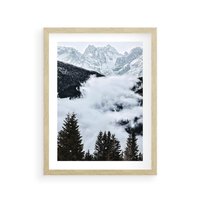 Plakat w ramie 30x40 - Zimowa Magia Gór: Śnieżne Szczyty - grajobraz górski, zima - rama drewno
