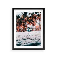 Plakat w ramie 40x50 - Tropikalna Uroda: Plaża z Mewą - tropikalna plaża, mewa na piasku - rama czarna