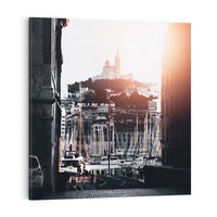 Obraz na płótnie 40x40 - Światło Portowe - czarno białe zdjecie, uliczka w nadmorskim mieście