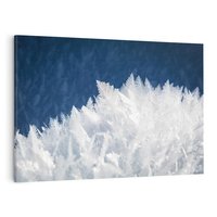 Obraz na płótnie 120x80 - Zimowa magia: Kryształki lodu - zima, kryształki