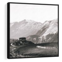 Obraz w ramie 50x50 - Wzgórza w Bieli - górski krajobraz, punkt widokowy - rama czarna