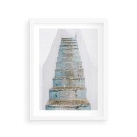 Plakat w ramie 50x70 - Niebieskie Schody Santorini - stare kamienne schody, niebieskie schody - rama biała