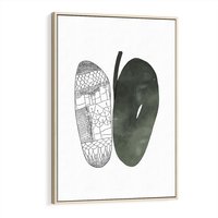 Obraz w ramie 80x120 - Przesunięte Jabłko - minimalistyczny plakat, jabłko - rama drewno