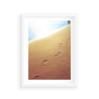 Plakat w ramie 30x40 - Ślad Przygody - ślady, stóp - rama biała