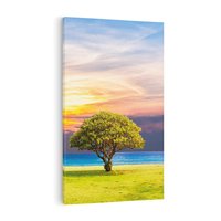 Obraz na płótnie 70x100 - Drzewo, Morze, Trawa - Naturalna Harmonia - drzewo, morze