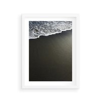 Plakat w ramie 30x40 - Morskie Fale na Plaży - plaża, morskie fale omywają piasek - rama biała